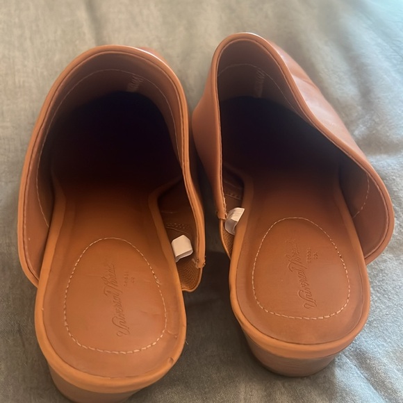 Universal Thread Tan Mules - size 8 - Picture 2 of 3